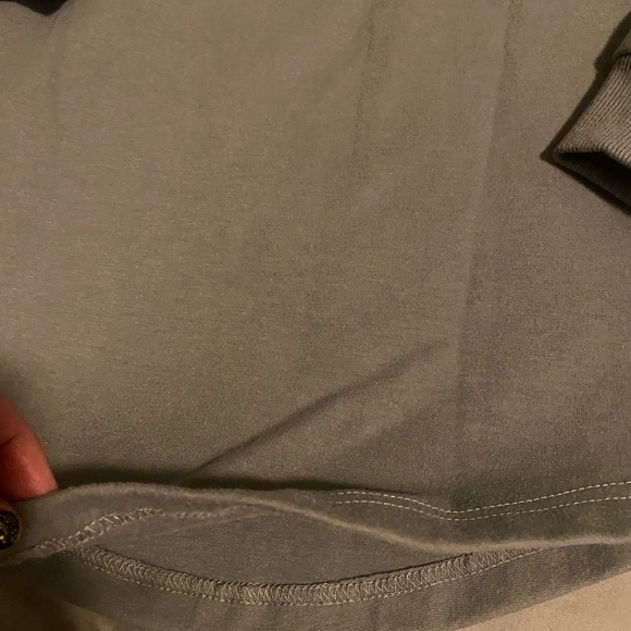 🔥HOT BUY! NEW XS gray hoodie. Side zippered pockets. Rounded bottom. - Picture 8 of 13